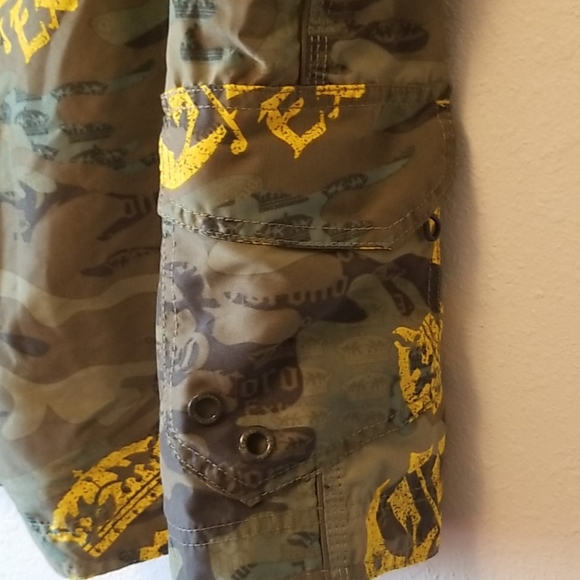 CORONA EXTRA SWIM TRUNKS SIZE LARGE - Picture 5 of 5